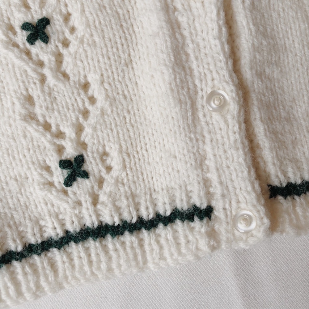 Vintage HANDMADE cream deep green knit kids button up cardigan Size 8-10 - Picture 3 of 4